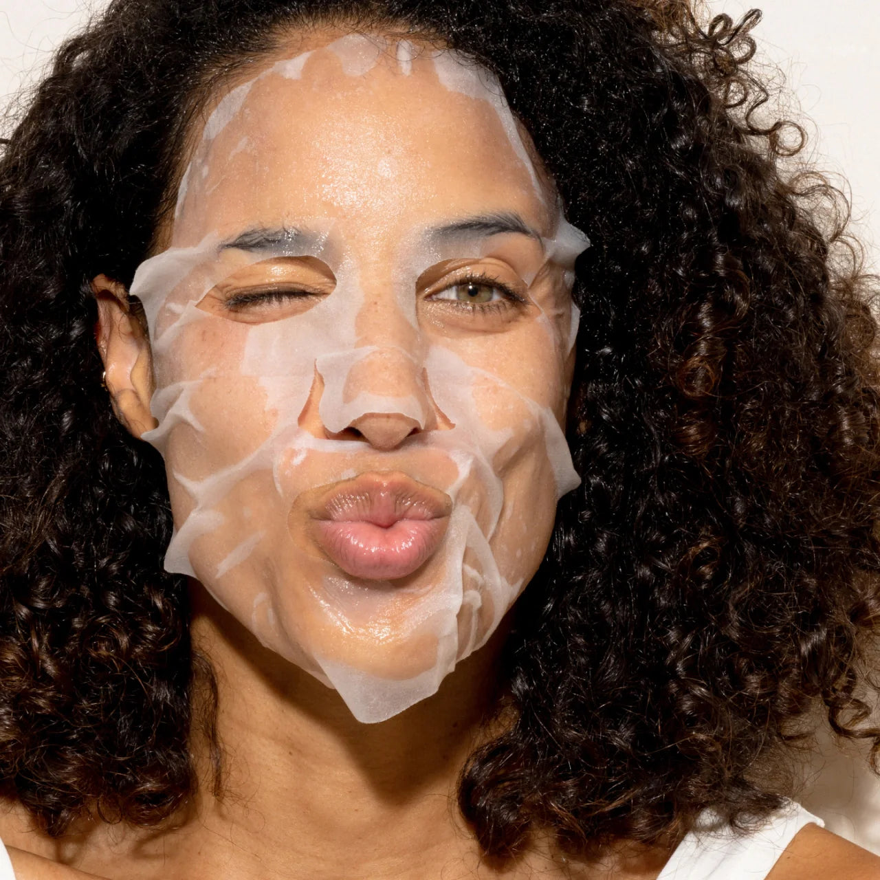 Solawave Hydrating Sheet Mask – Niacinamide & Hyaluronic Acid