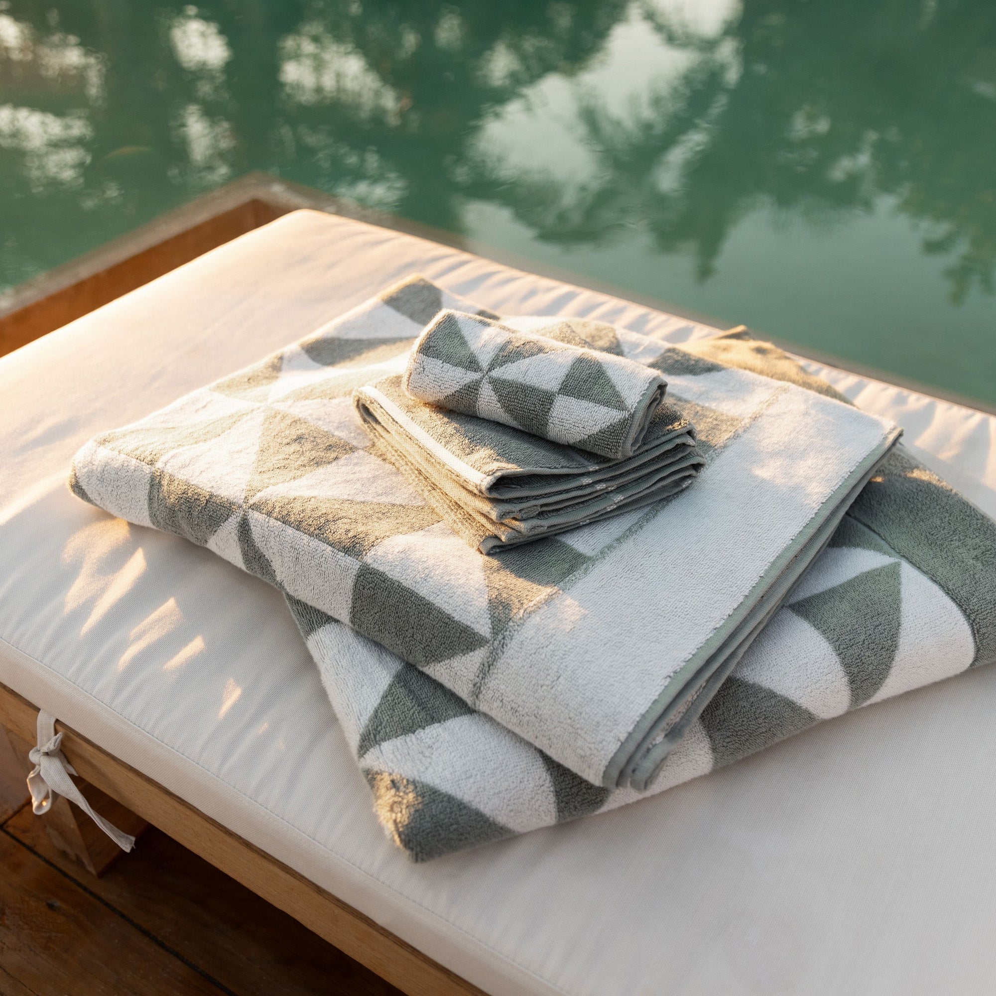 Umbra Australian Cotton Towels – 600 GSM | Italic